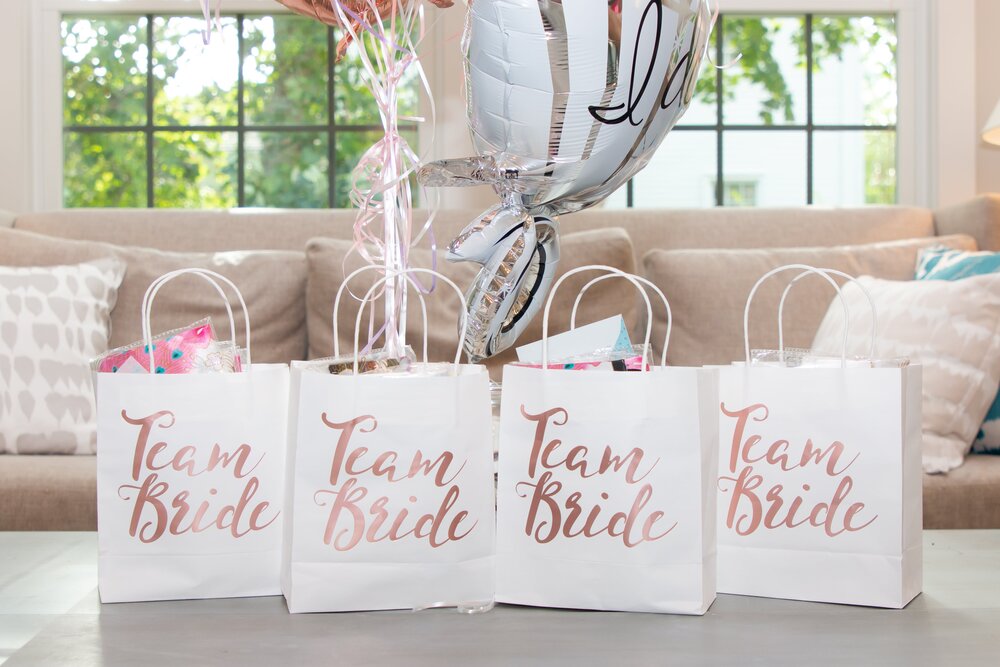 How To Host An Unforgettable Wedding Shower 1 Tips-On-How-To-Host-An-Unforgettable-Wedding-Shower-Gifts